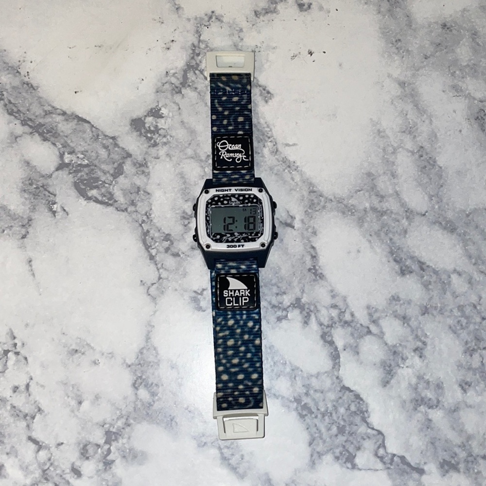 Freestyle shark watch